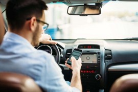 cómo conectar el móvil a tu coche